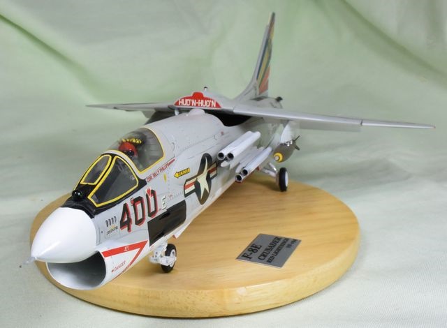 F-8E_10
