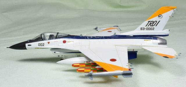 XF-2A2_3